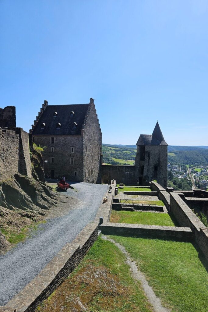 bourscheid moulin luxemburg wandeling hond 4